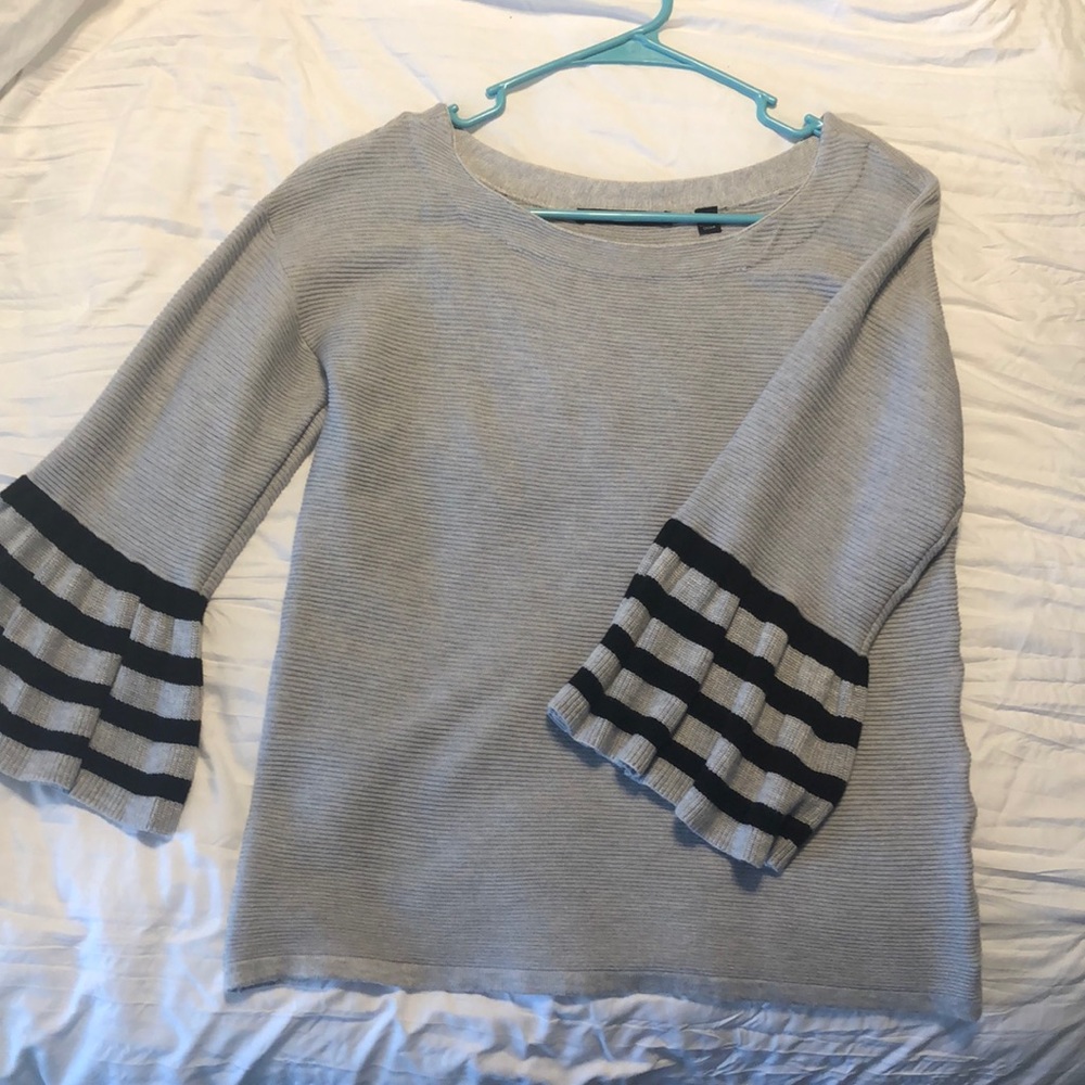 Sweater with 3/4 ruffle sleeve